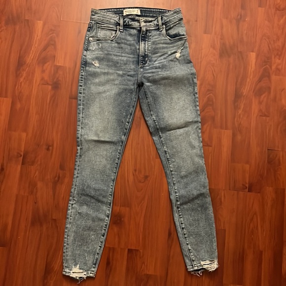 Jeans - Picture 1 of 5